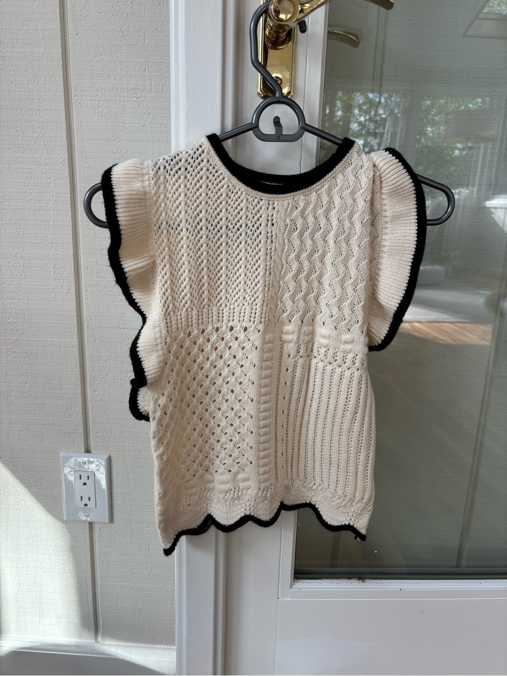 Zara Cream Knit Short Sleeve Sweater Top with Black Trim